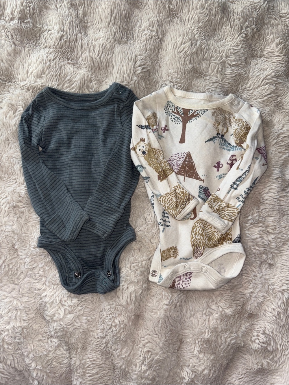 Long-Sleeve Baby One-Piece Bodysuits in Cream & Gray - Pack of 2